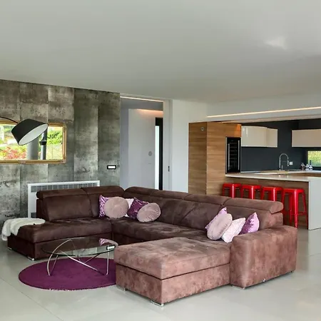 Villa Modern Aria With Pool And Jacuzzi In