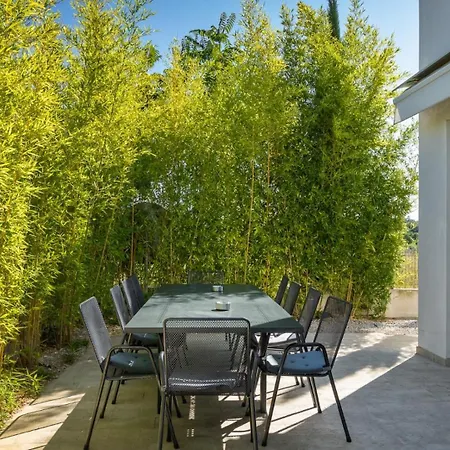 Modern Aria With Pool And Jacuzzi In * Višnjan