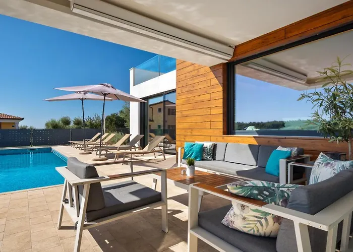 Modern Aria With Pool And Jacuzzi In * Višnjan
