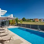 Modern Aria With Pool And Jacuzzi In * Visnjan