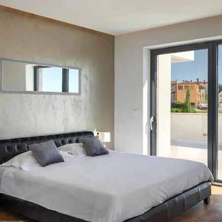 Villa Modern Aria With Pool And Jacuzzi In